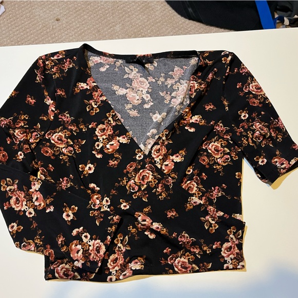 Crop top - Picture 1 of 1